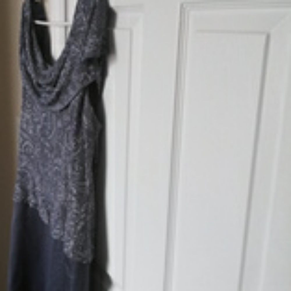 Dress - Picture 2 of 4